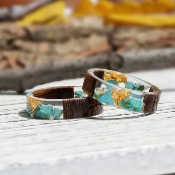 Wood and Resin Ring with Turquoise and Gold Flake - Picture 3 of 10
